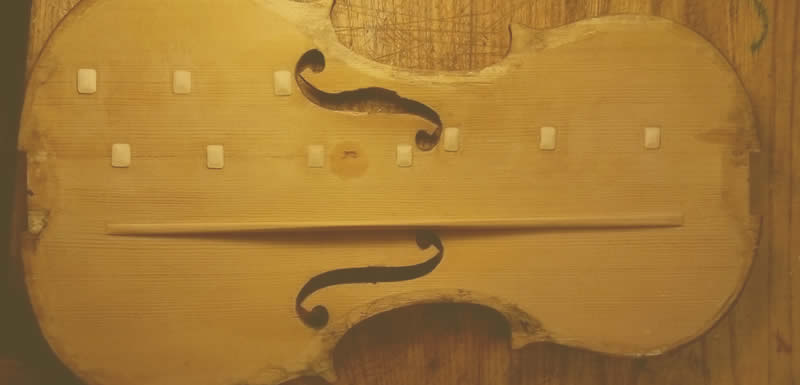 Stringed instruments restoration luthier Umbria