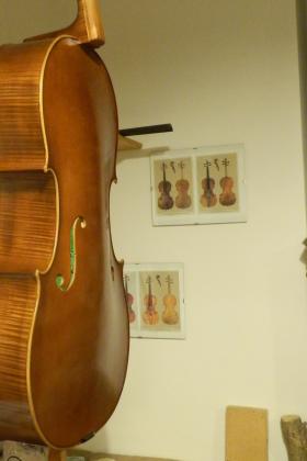 Cello mod Stradivari in verniciatura 